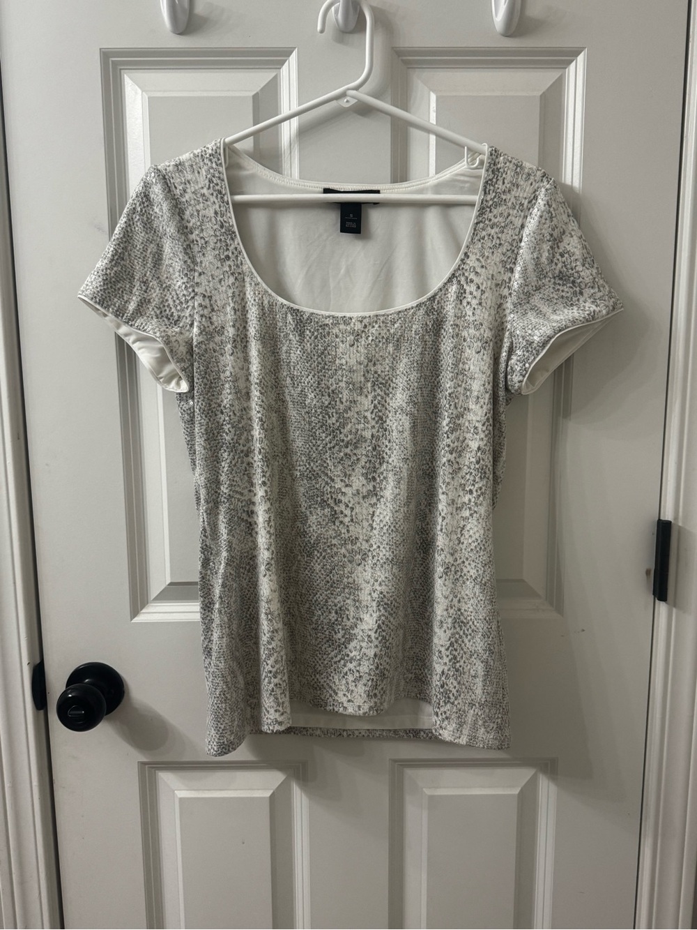 White House Black Market Silver Sequin Short Sleeve Top Size Small